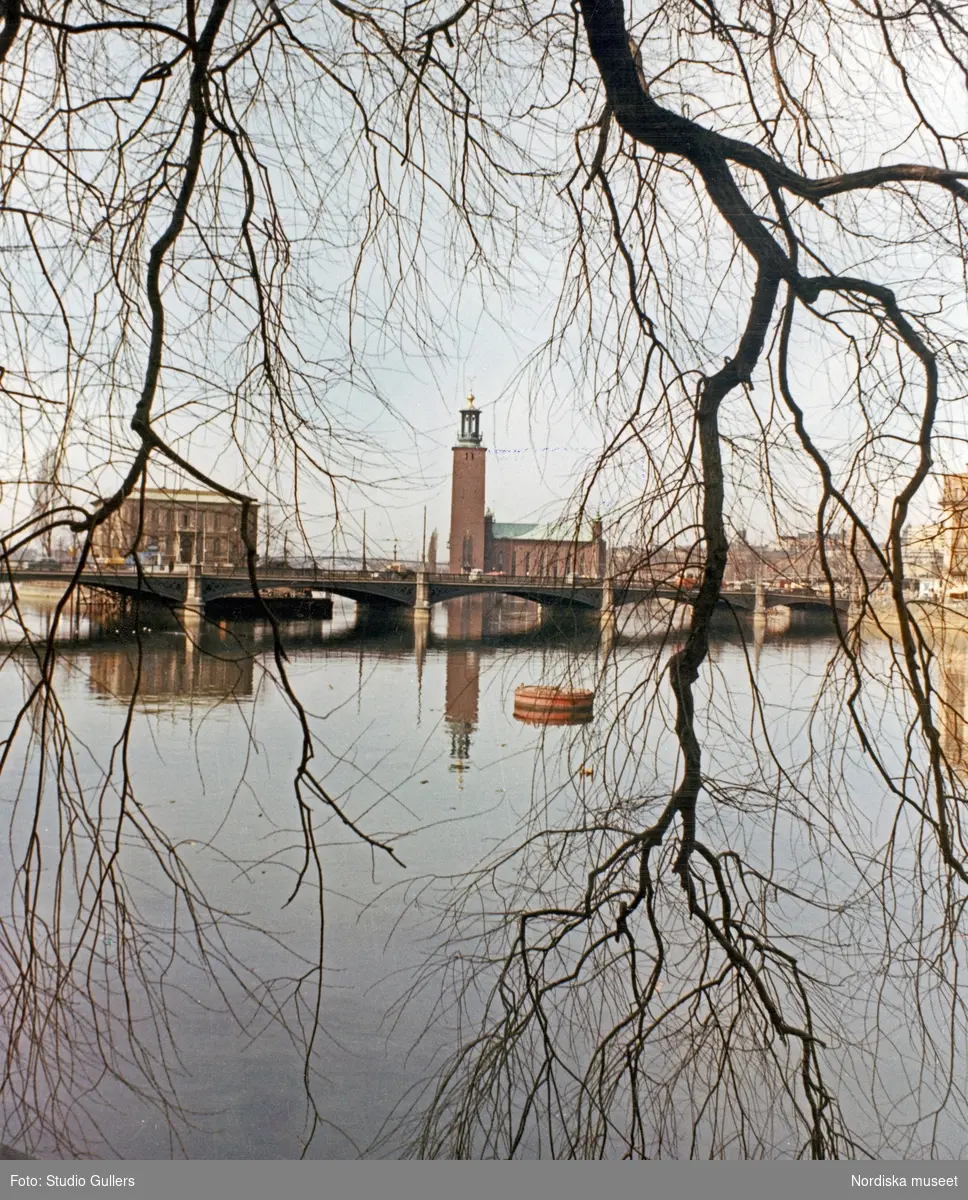 Stockholm. Vy över Norrström med Vasabron, Strömsborg och stadshuset i bakgrunden.