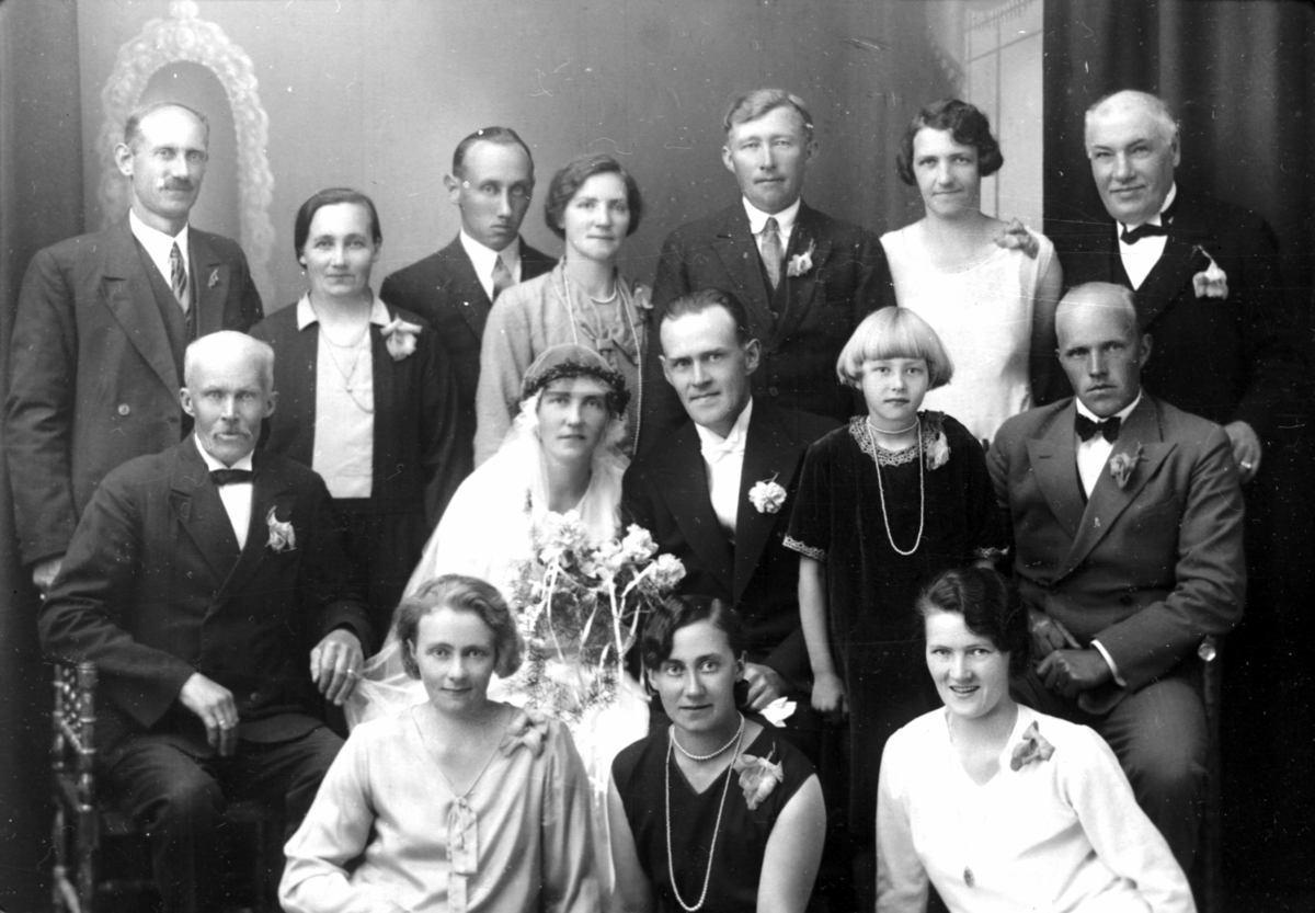 Brudeparet Ingvarda og Alf Andreassen, Å i Senja 1930