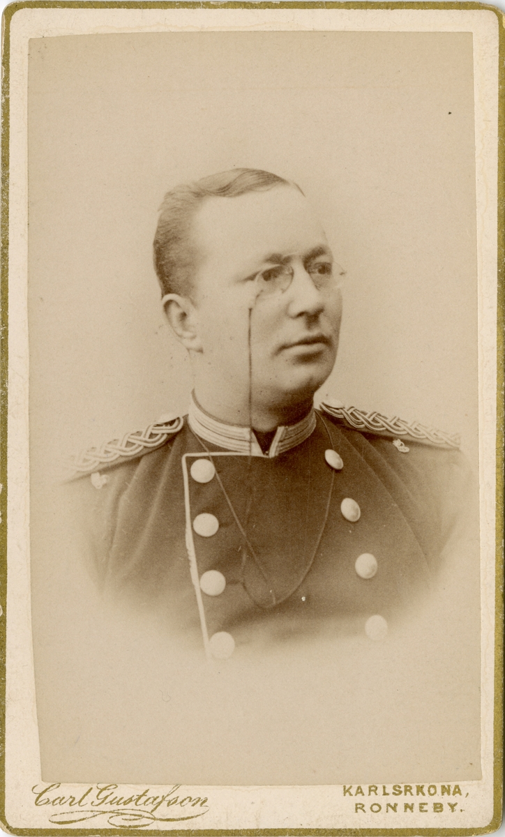 Porträtt av Nicolaus Bernhard Mannerhjerta, officer vid Första livgrenadjärregementet I 4.
Se även bild AMA.0009438.