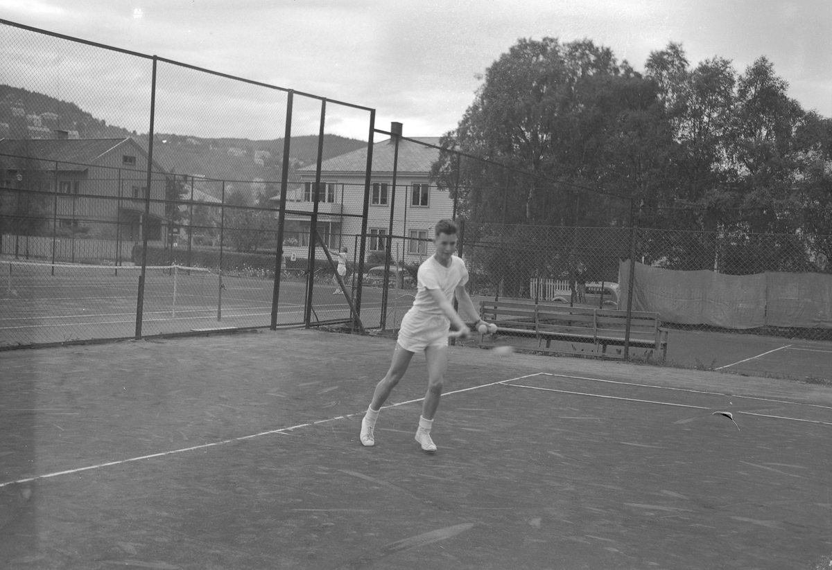 Tennisstevne på Tennisbanen, Sommerro på Øya