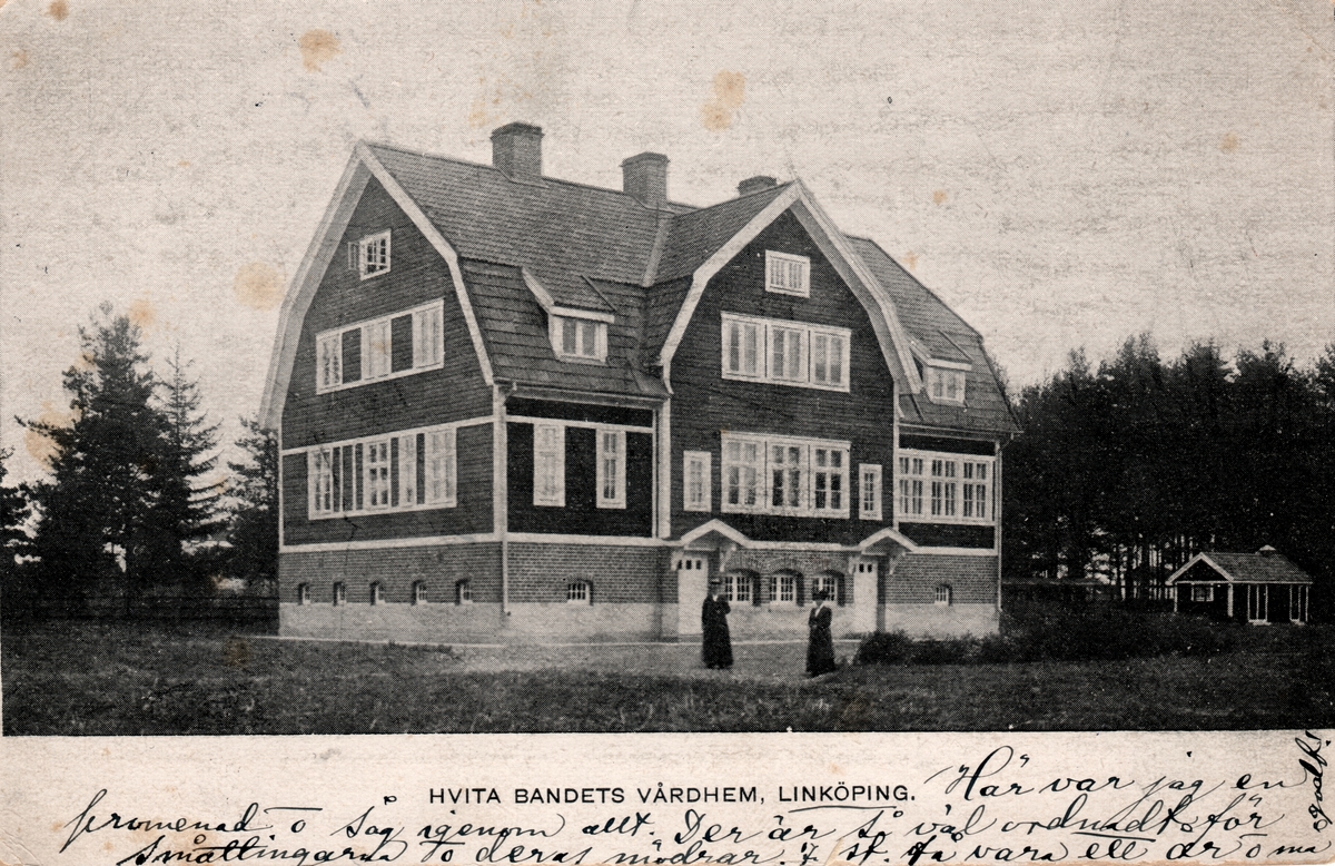 Orig. text: Hvita Bandets vårdhem, Linköping.

Vita Bandets vårdhem för ogifta mödrar, Granebo. Byggnaden uppfördes efter initiativ av Henric Westman, 1913.