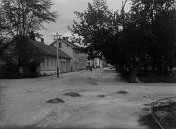 Strandgata i Gjøvik.  Skilt med Cafe National.