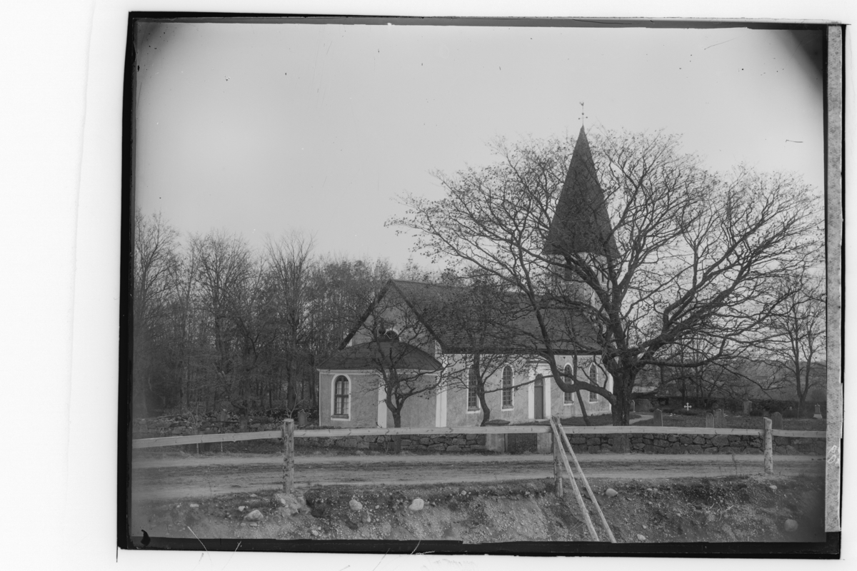 Norrbyås kyrka, exteriör.
Beställningsnr. NS-198.