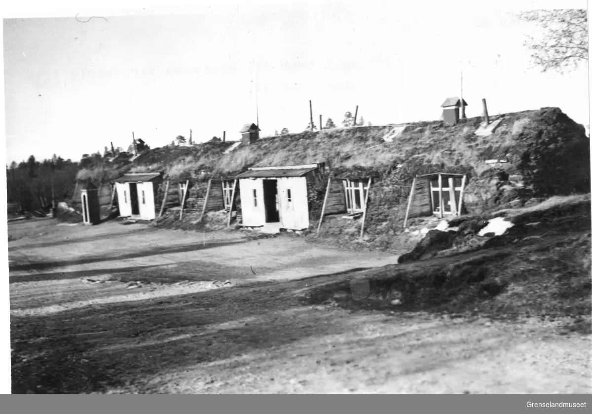 Gammen på Svanvik. 1932. 
Gammen huset 60 mann pluss 2 befal.