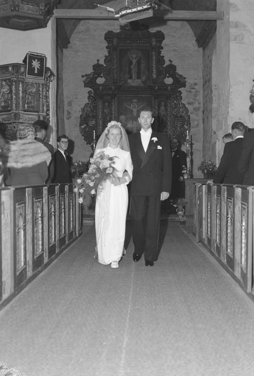 Bryllup mellom Ingar Støvne og  Sigrun Brustad i Lade kirke