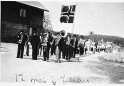 Korpset "Harmoni" ved Jelsnes-Ødegård, i Tune, 17. maifeirin