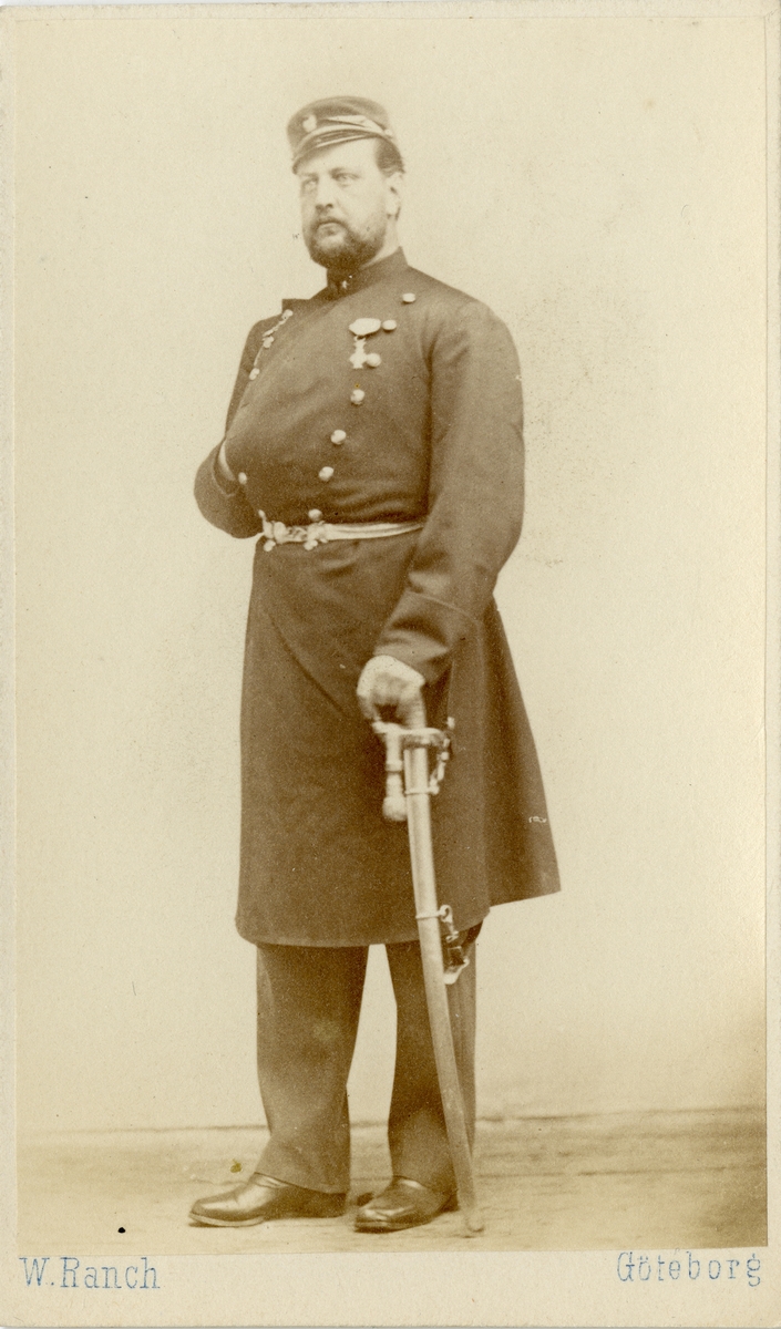Porträtt av Nils Victor Hugo Örbom, underlöjtnant vid Skaraborgs regemente I 9.