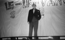 Fra byjubileet i 1936 sommerutstilling og revy.