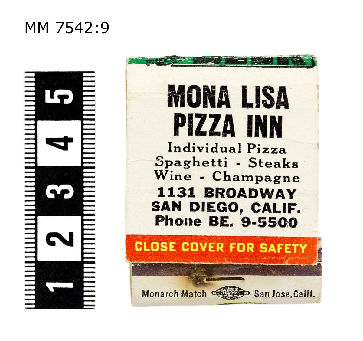 Tändstickssplån, vit med pinup-girl på framsidan. Baksida text: "Mona Lisa Pizza Inn".