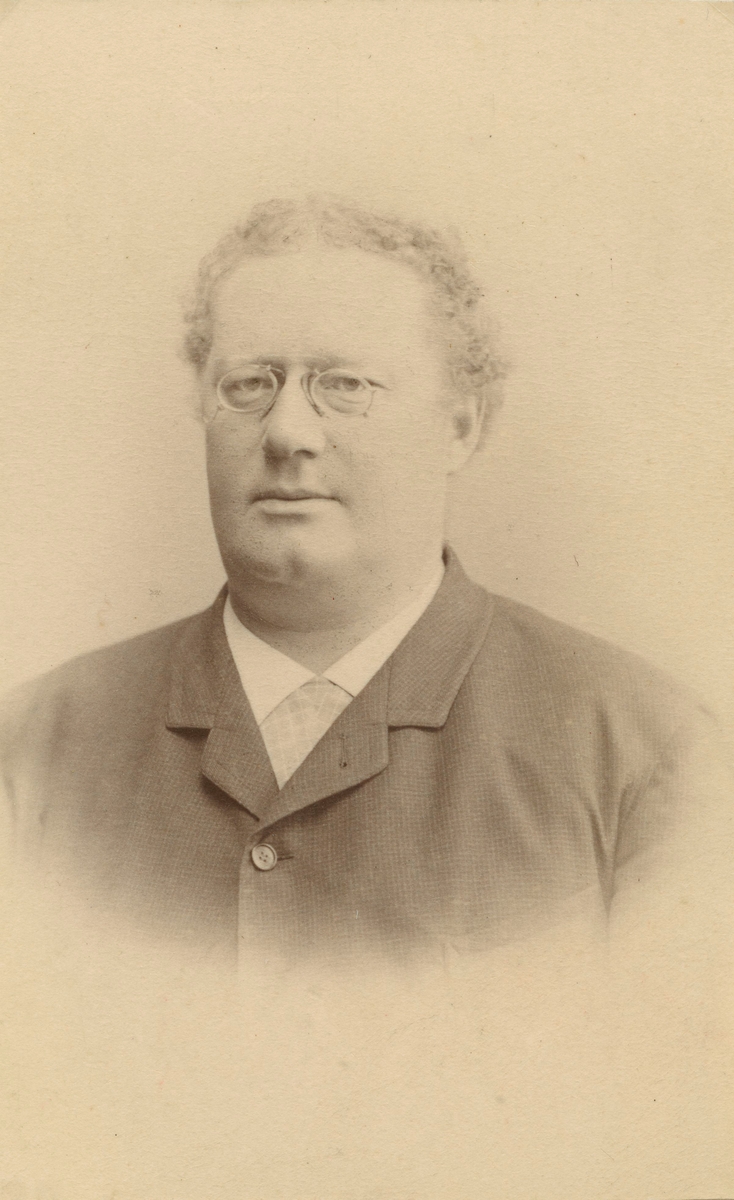 Porträtt av Adolf Westrin, landssekreterare
 och arkivforskare