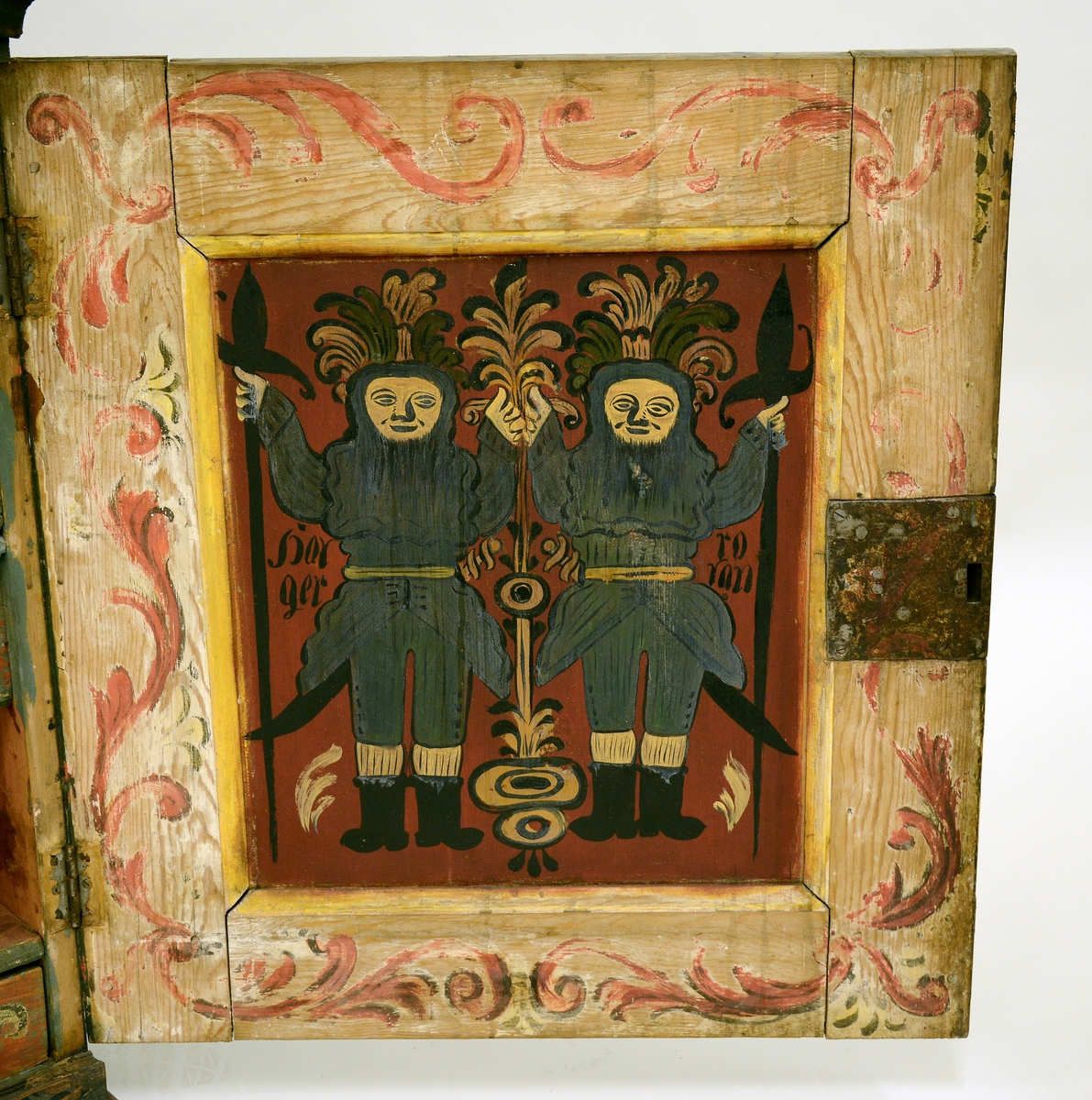 Akantusranker og mennesker, Holger Danske og Roland.