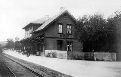 Mysen jernbanestasjon i Eidsberg ca. 1900. Stemplet "J.H. Ku
