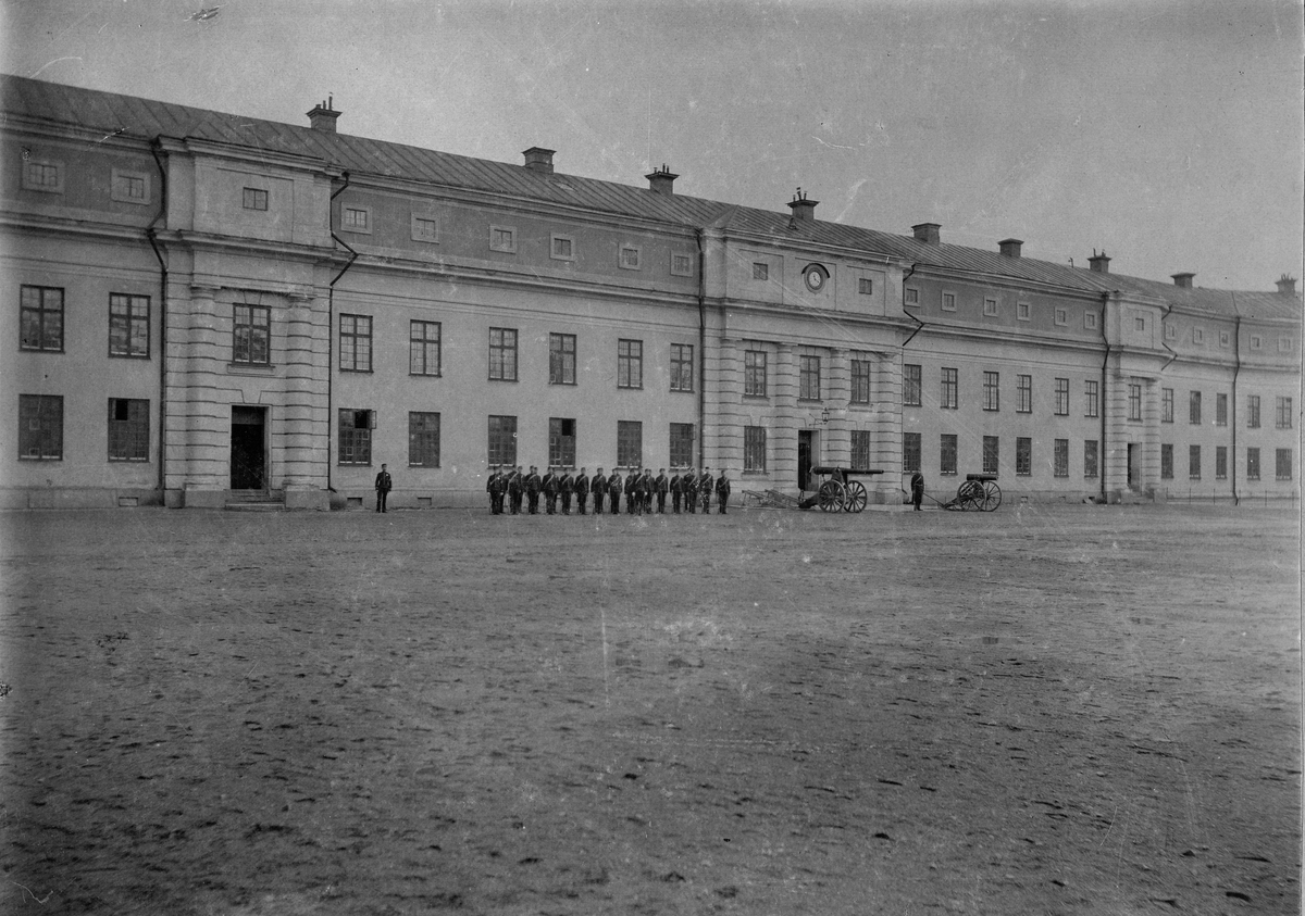 Vaxholms artillerikårs kaserner i Vaxholms fästning.