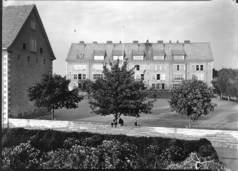 Vasaskolan, Germundsgatan 5 Ritad av stadsakitekt J.Fred. Olsson. Invigd 10 nov 1917.