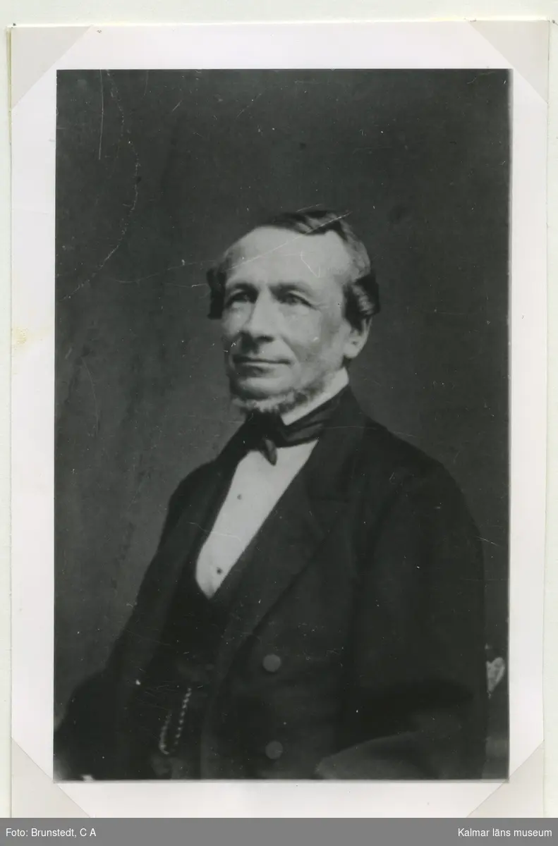 Porträtt av rekor Oscar Elis Leonard Dahm, född 11/10 1812, död 18/12 1883.