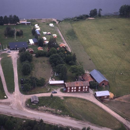 Flygfoto över Vevlinge Camping Bollnäs, 1977.