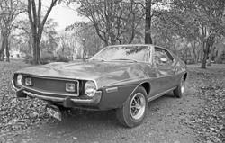 AM-CAR på utstilling. Stolt eier viser fram sin AMC Javlin i