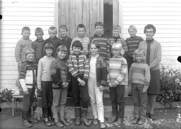 Skolebilde Fra Folkeskole. Halsan Skole. - Levanger Fotomuseum ...