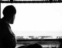 Gundersen betrakter landskapet fra Tan(xx)expressen