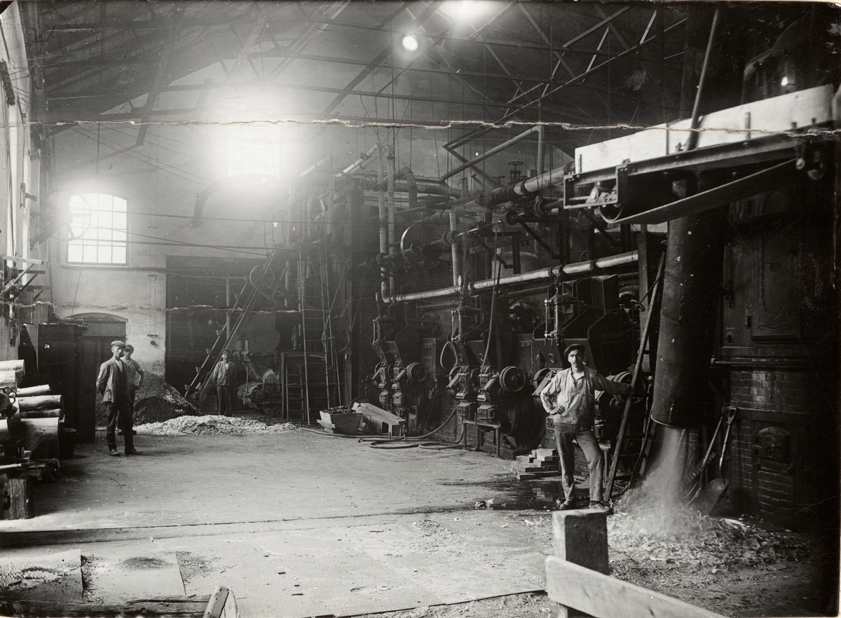 Interiör från ångpannehus vid Oskarströms Sulfitfabrik, 1917.