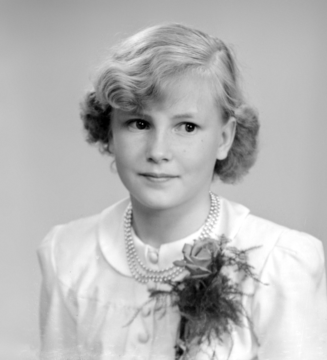 Konfirmanden Ingrid Håkansson (?). Foto i maj 1950.
