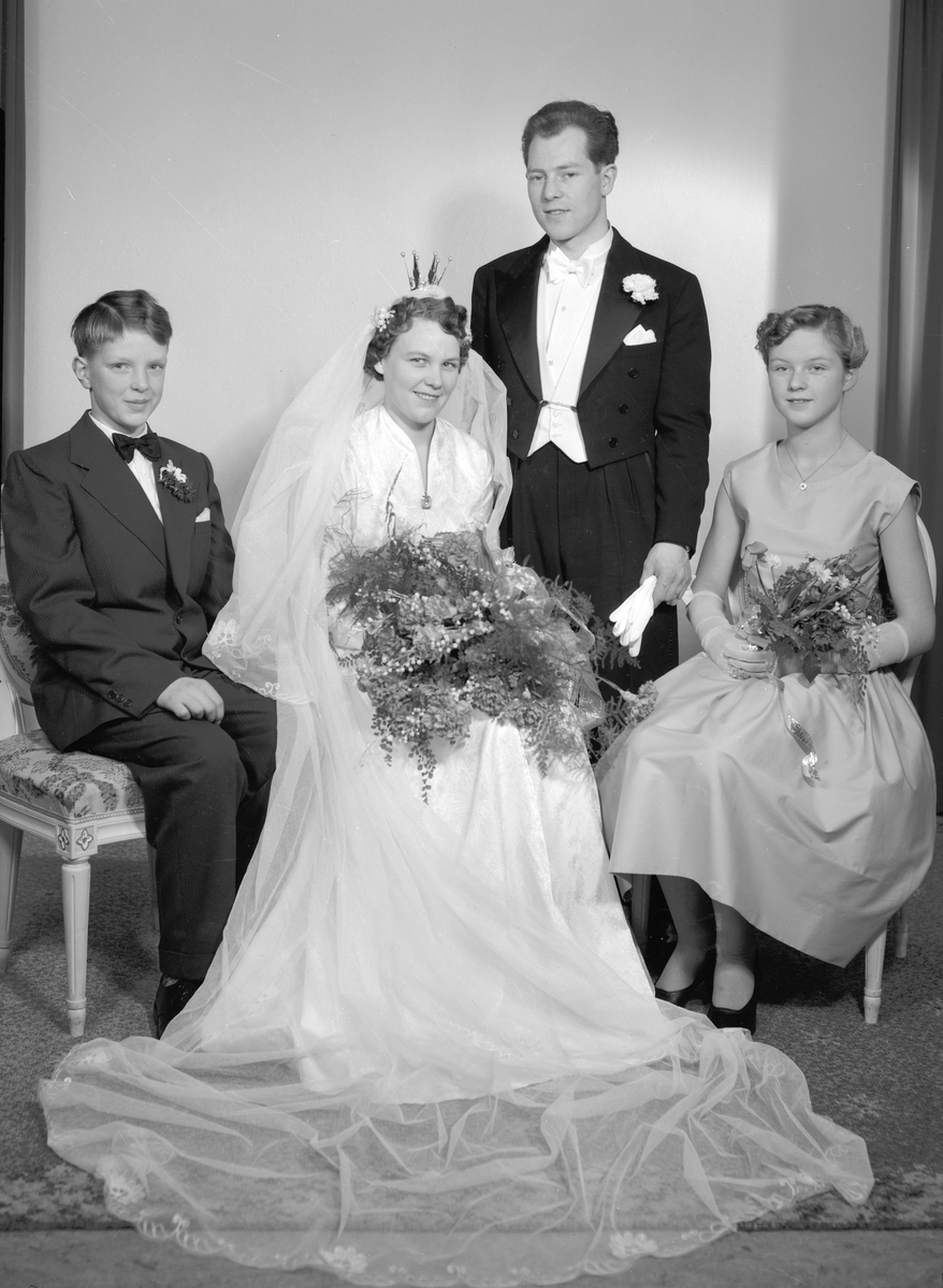 Bröllopsporträtt av Vega Einarsson och Gösta Eriksson.