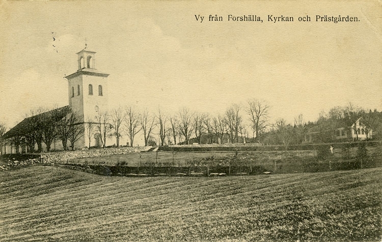 Enligt Bengt Lundins noteringar: "Vy från Forshälla kyrka och prästgård".