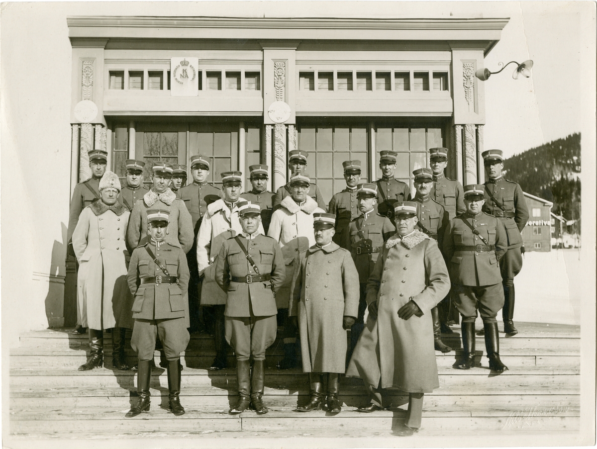 Grupporträtt av IV Arméfördelningens fältövningar 1931.
För namn, se bild nr. 2.