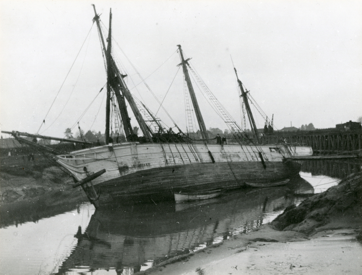 Bark 'Eidsvold' (b.1867, Hauland, Skien, Norsk Maritimt Museum