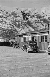 Båter og bygninger på Jernbanekaia.