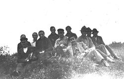 Ungdommer i Hofsøy, Tranøy 1921.