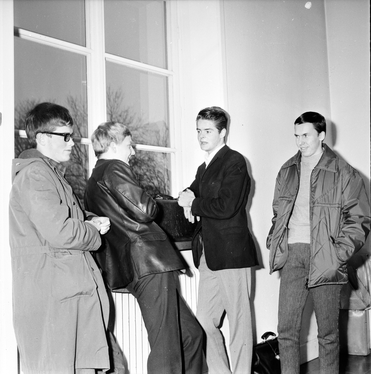 Bollnäs,
Skolorna börjar efter konflikten,
9 November 1966