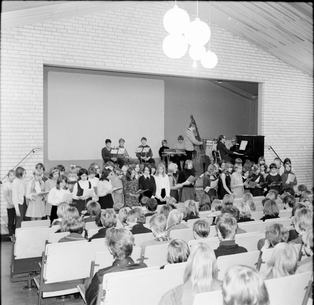 Bollnäs,
Granbergsskolan,
Luciafest,
16 December 1967