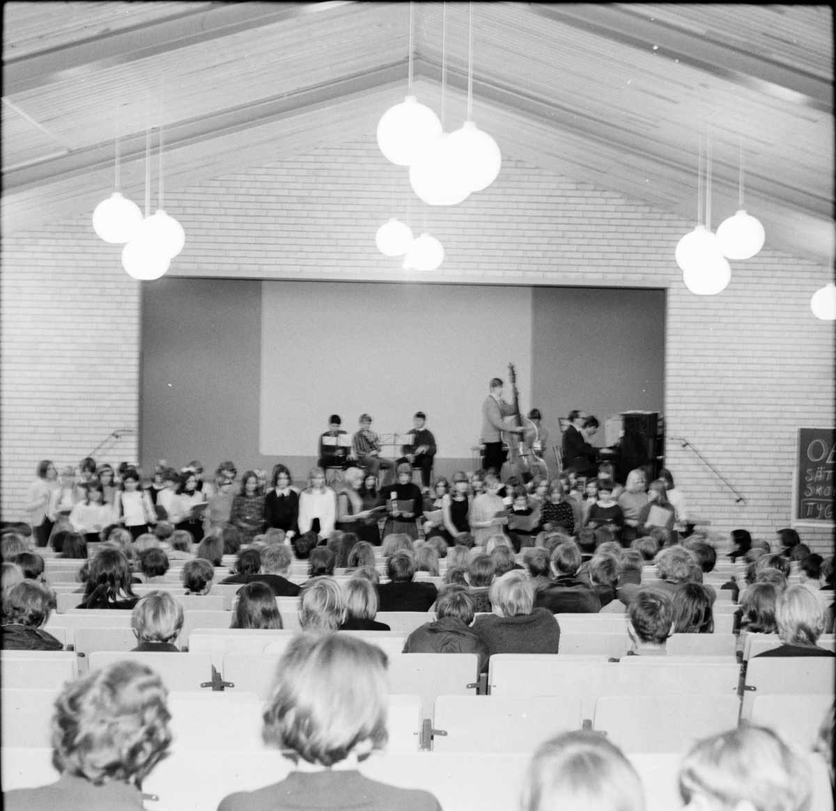 Bollnäs,
Granbergsskolan,
Luciafest,
16 December 1967