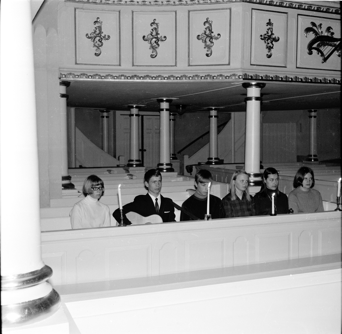 Arbrå,
Ungdomar i Arbrå kyrka,
25 Mars 1968