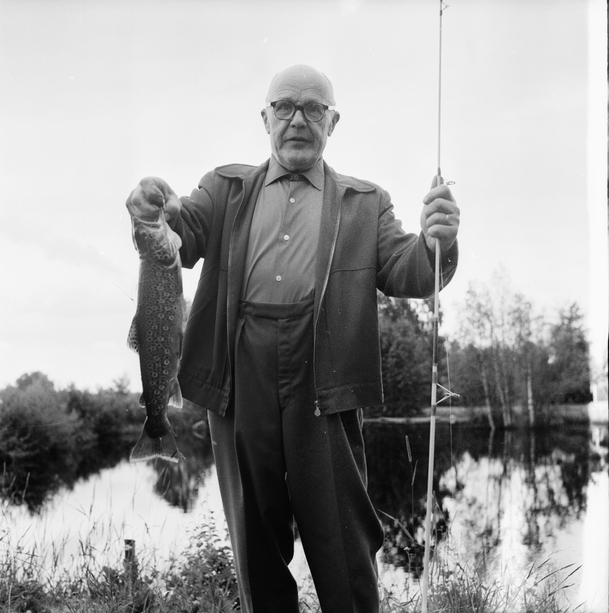 Lingbo,
Sven Lindén med rekordfisk,
26 Juni 1966