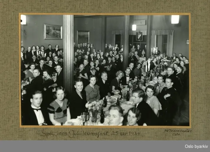 Bilde av jubileumsfeiring i anledning Sportsklubben 1909 s 25-års jubileum i 1934.