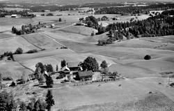 Torp gård, søndre, gnr./bnr.127/1. Spydeberg, flyfoto.