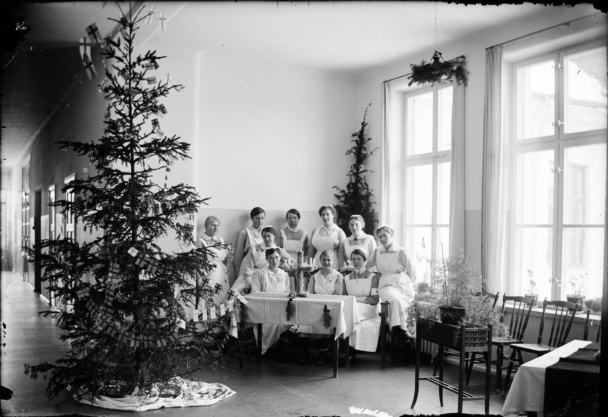 Sjukvårdspersonal på Östhammars nya lasarett, efter 1916.