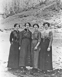 Oline Thorsheim, Ragna Langodden, Anna Hårdnes, Marit Øimoen