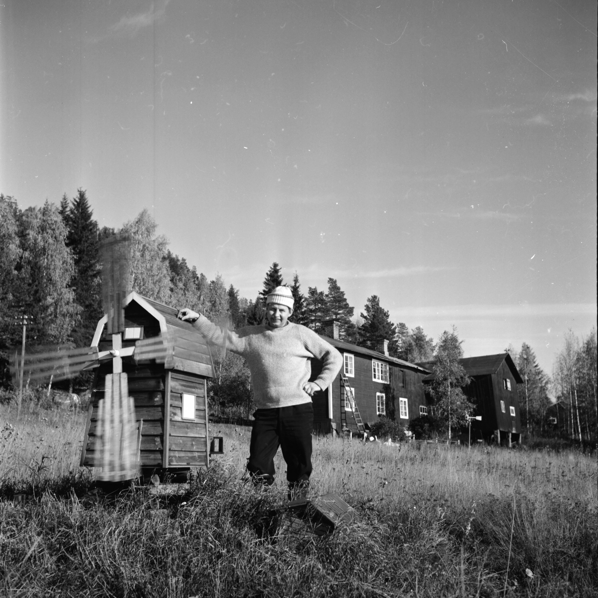 Gösta Snoddas Nordgren.
Vid torpet i Sjörgrå.
11/10 1965