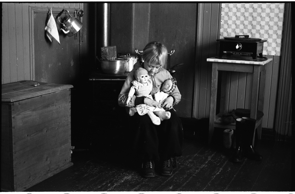 På kjøkkenet på Oberg på Kraby, Ø.Toten, desember 1940.