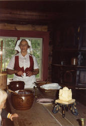 Olsok 1981 på Romsdalsmuseet..Eresdjord bondekvinnelag var a