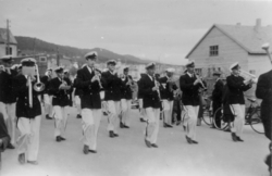 Presto i Storgata..Mulig 17.05.1950