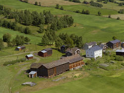 Sør-Fron, Hundorp, Midtre Øverbygda. Segelstad Nordgard. Går
