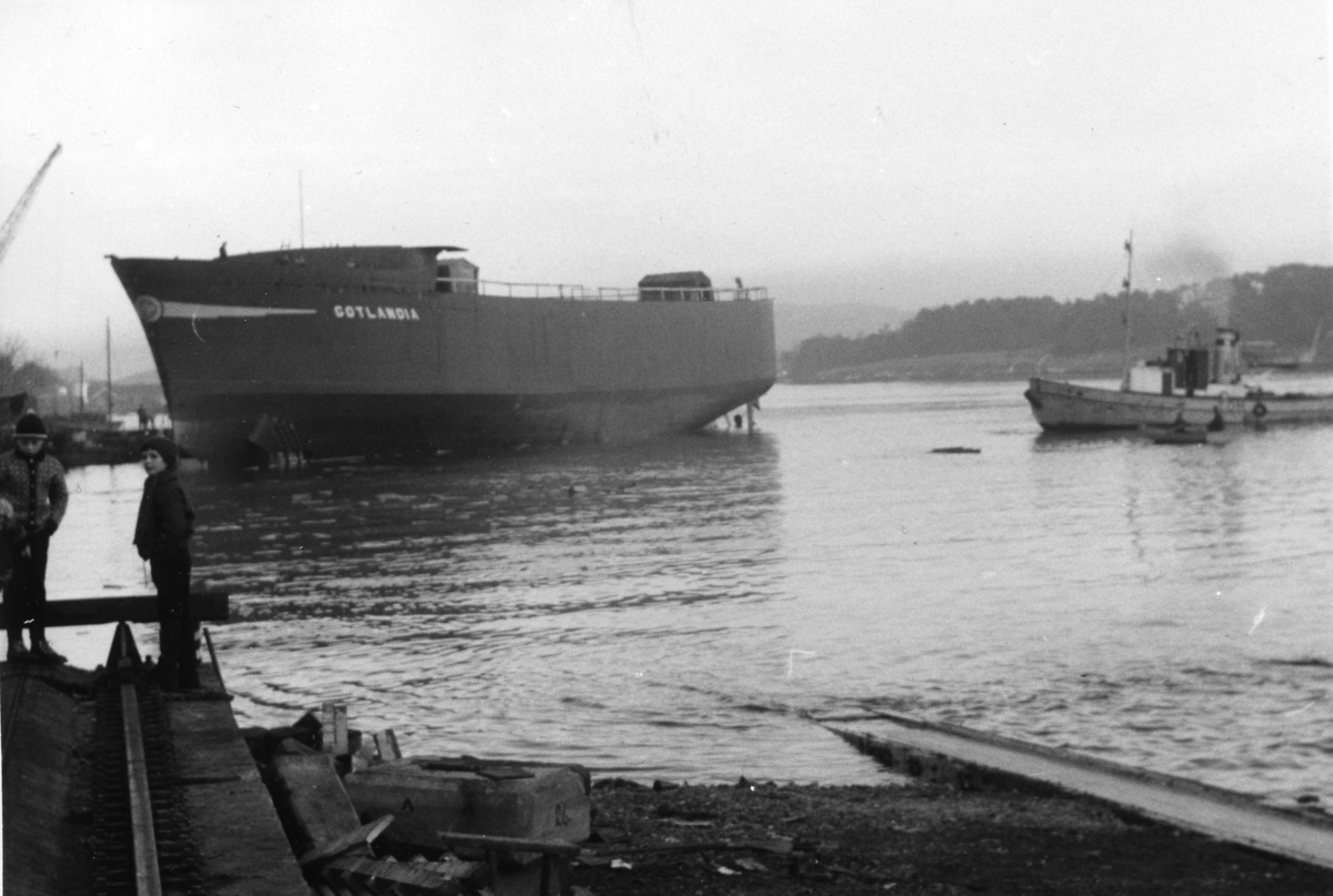 Byggenr. 52 v. LMV: Gottlandia
6 foto frå stabelavløpinga.