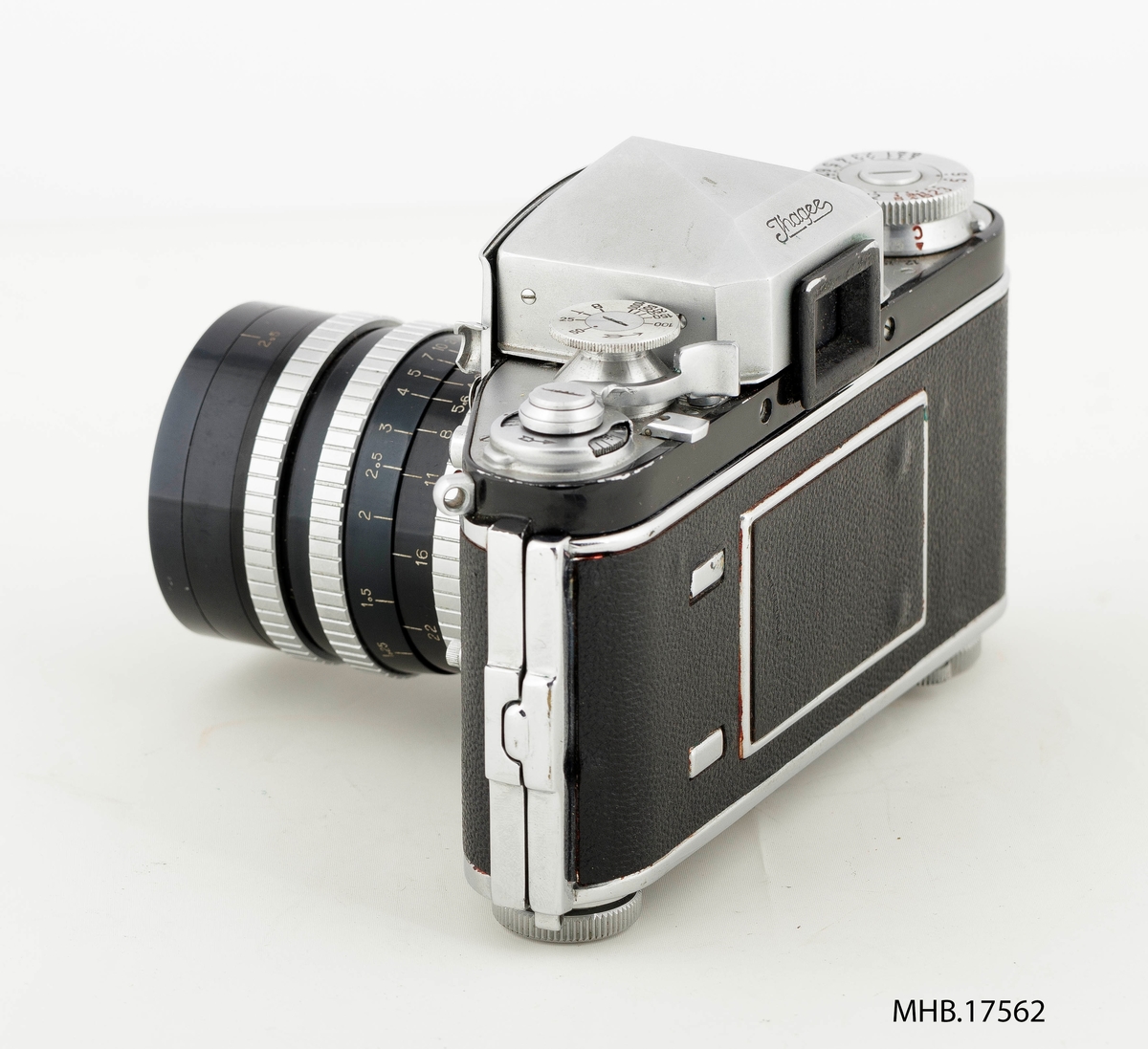 Fotoapparat Exakta Varex VX (filmrull 35 mm) med etui og ekstra søker med etui. Retrofocus Type R1 No.462874 linse (made in France). Produksjonssted Dresden, Tyskland.