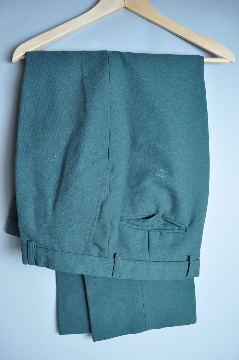 Grønn herreuniform - jakke og bukse.