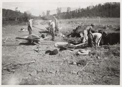 Dugnadsarbeide på Landsåsbanen.