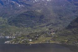 Flyfoto, Ullensvang kyrkje, Lofthus